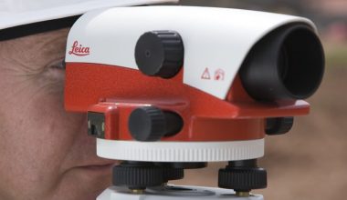 LEICA NA-720