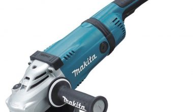 MAKITA GA7040S 1