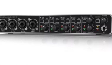 BEHRINGER UMC404HD
